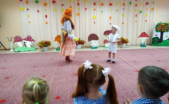Осень в гости приходила и гостинцы приносила.