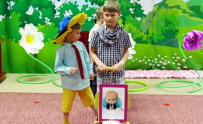 Развлечение "Поздравляем наших девочек"